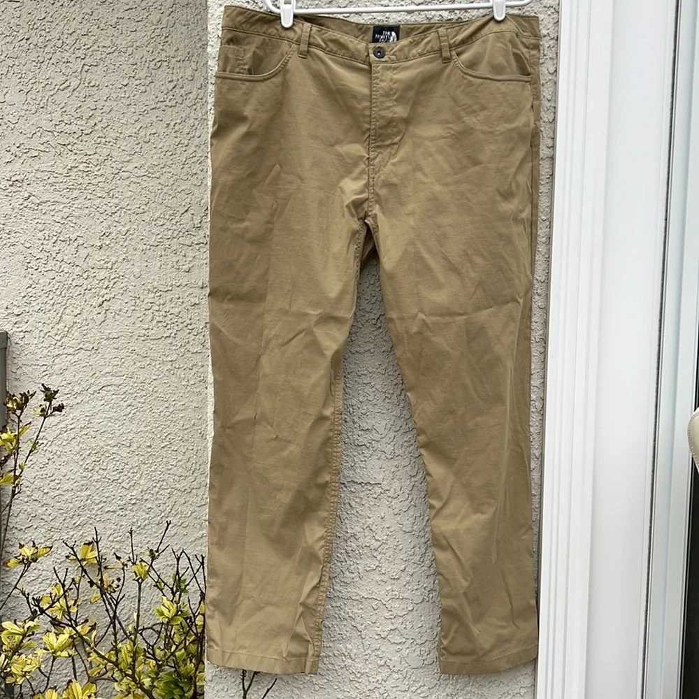 The North Face Mens Tan Short Court Hiking Pant Size 40